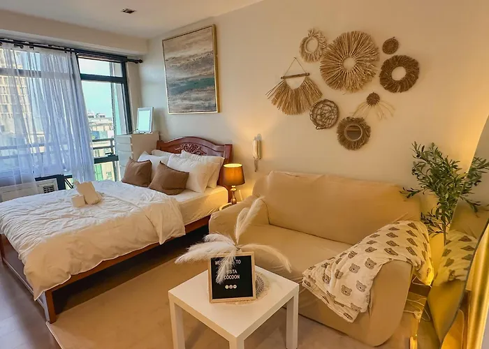 Cozy And Aesthetic Vibes - Makati Staycation Aparthotel