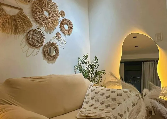 Cozy And Aesthetic Vibes - Makati Staycation Aparthotel