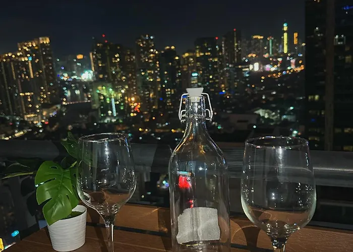Cozy And Aesthetic Vibes - Makati Staycation 4*